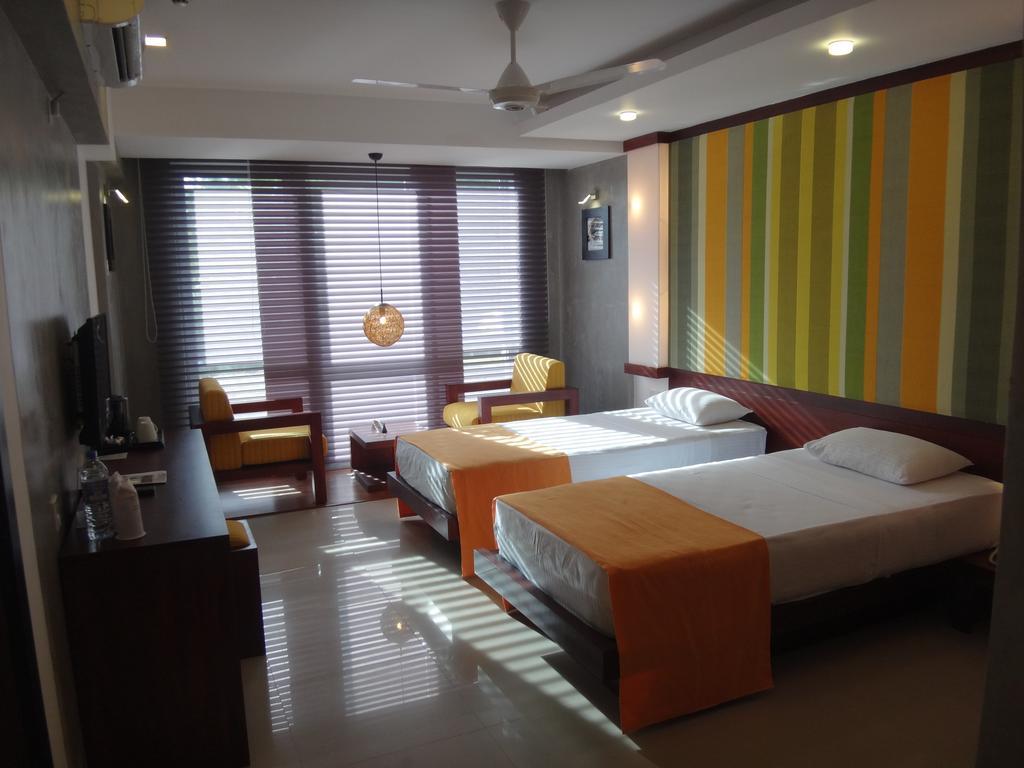 Hotel Topaz Kandy Exteriör bild