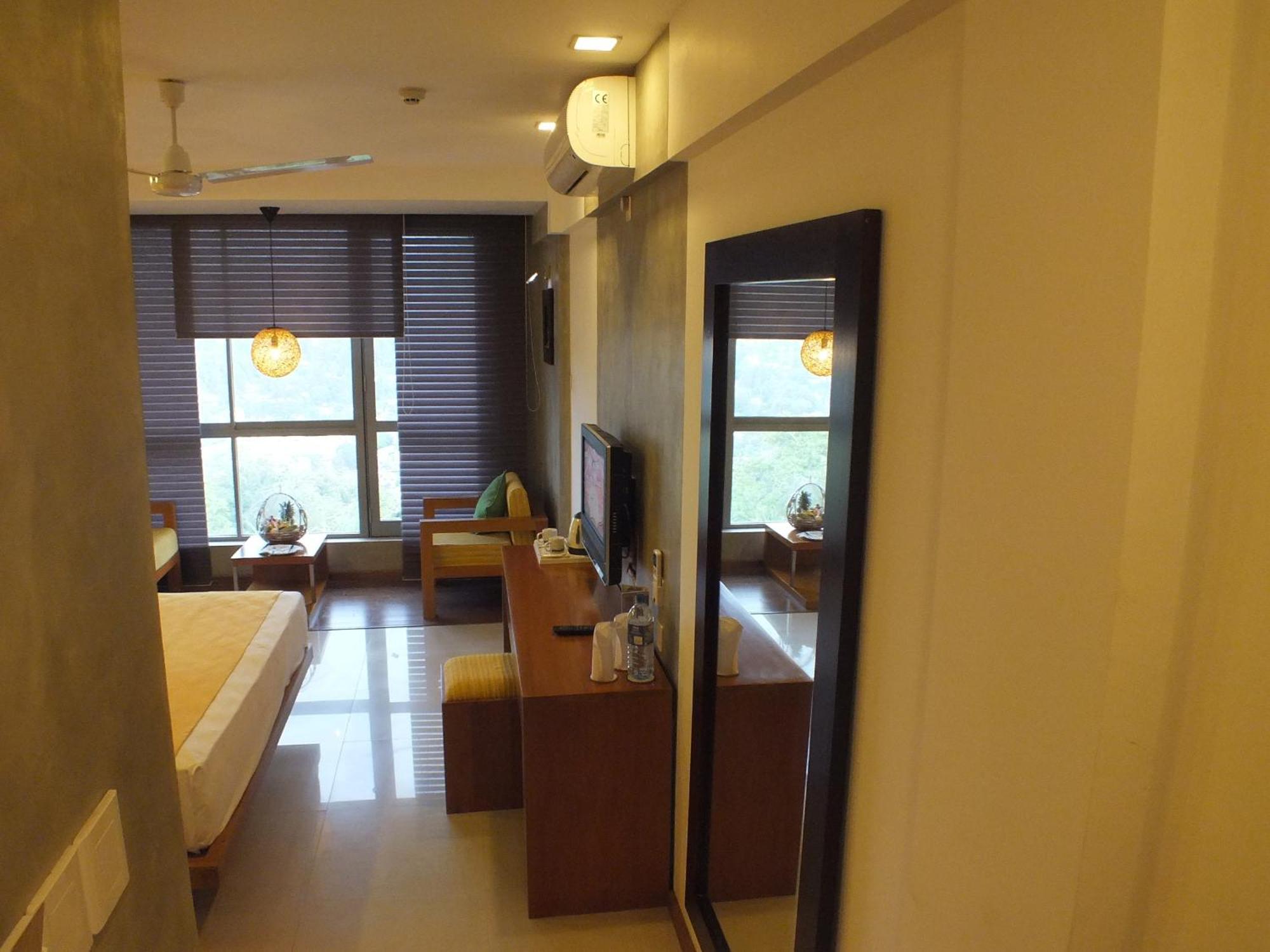 Hotel Topaz Kandy Exteriör bild
