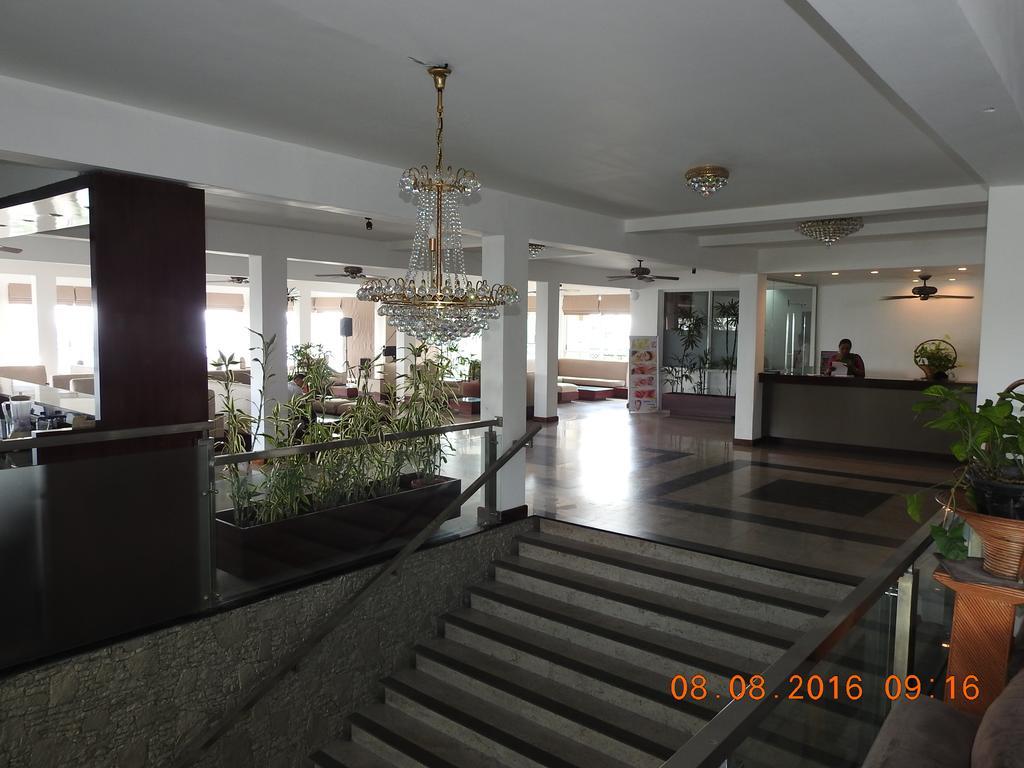 Hotel Topaz Kandy Exteriör bild