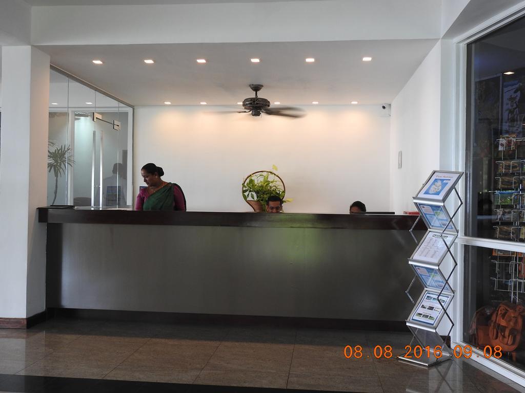 Hotel Topaz Kandy Exteriör bild