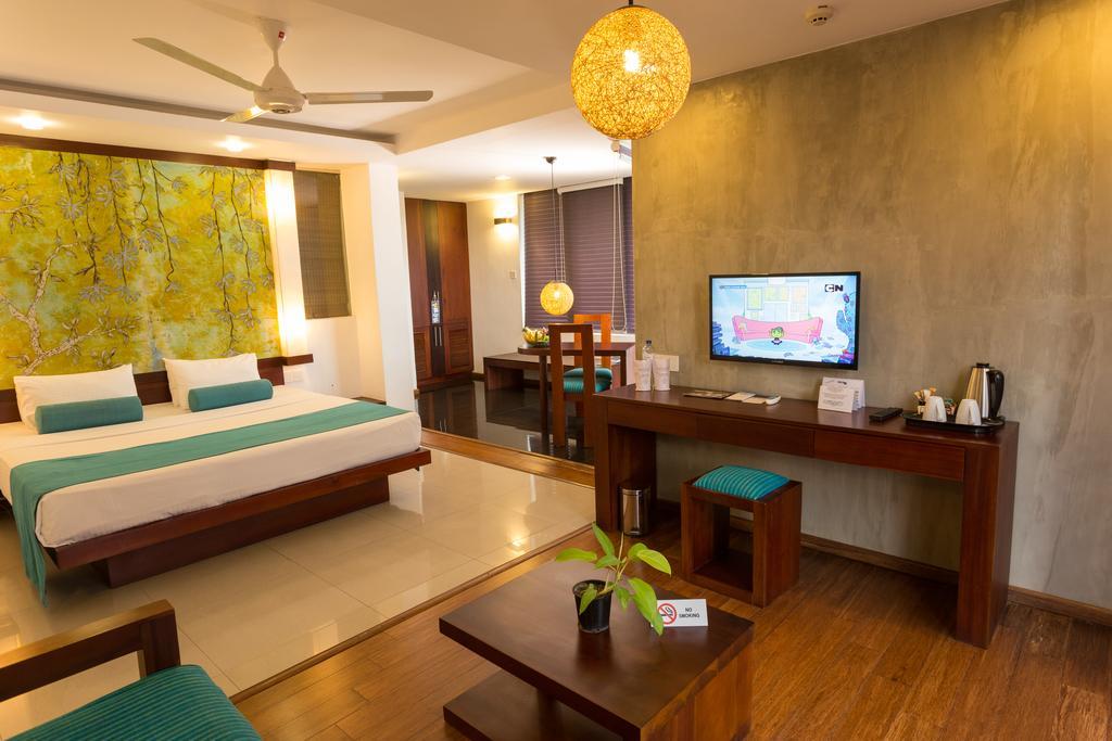 Hotel Topaz Kandy Exteriör bild