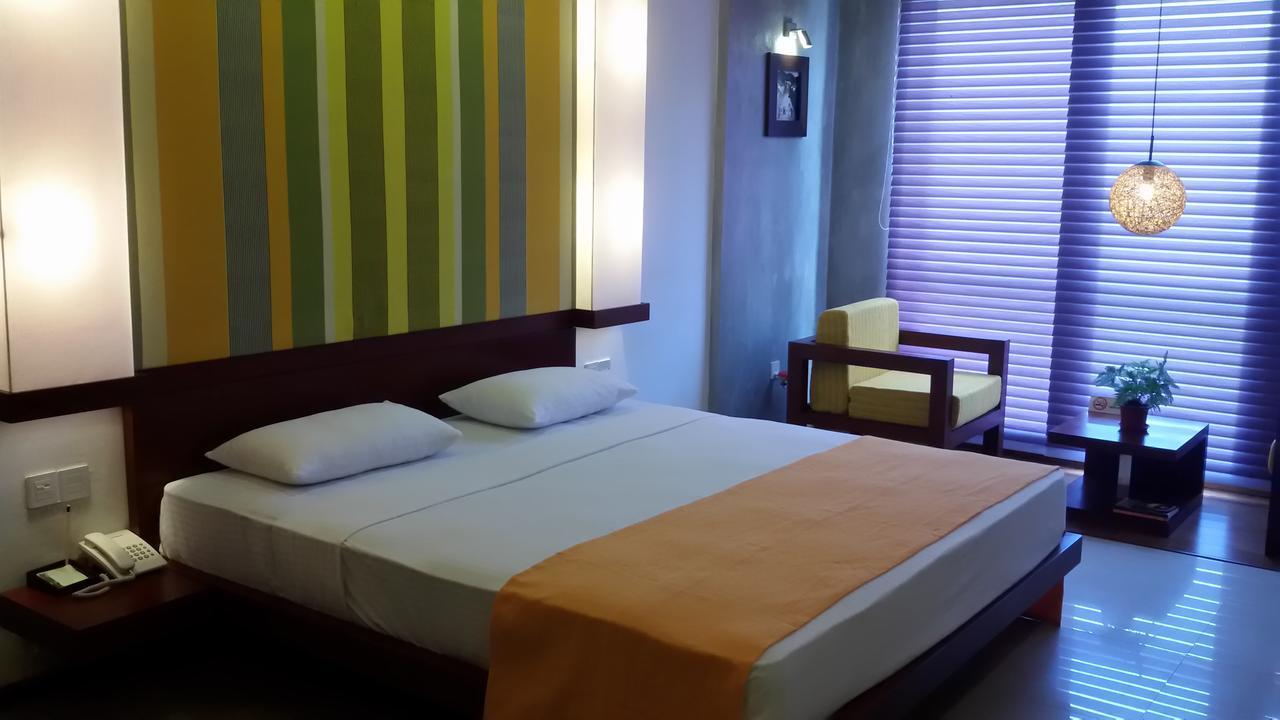 Hotel Topaz Kandy Exteriör bild